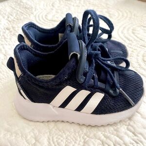 Adidas sneakers little kids size 5